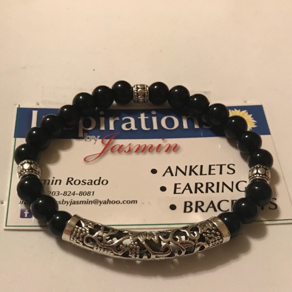 Unisex beaded bracelet. $15